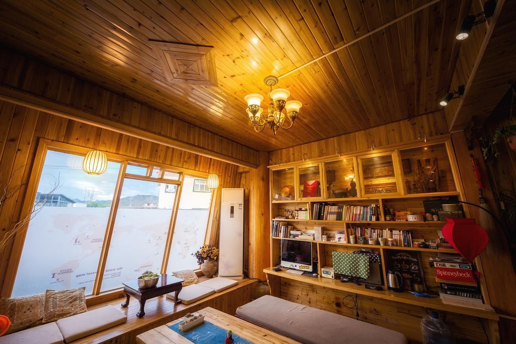 Huksum House Apartamento Diqing Exterior foto